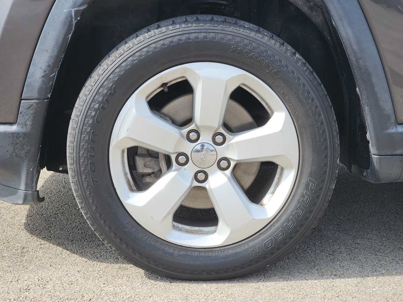 Used 2018 Jeep Compass Latitude FWD image 9