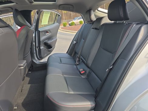 Used 2025 Toyota Prius Plug-In Hybrid image 15