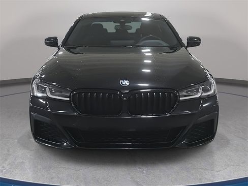 Used 2023 BMW 530e w/ M Sport Package image 3