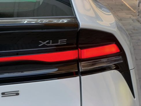Used 2023 Toyota Prius XLE FWD image 47