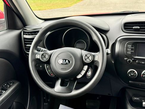 Used 2019 Kia Soul FWD image 25