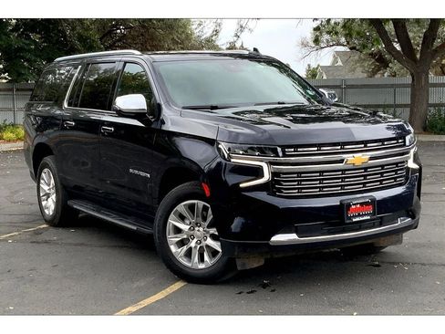 Used 2023 Chevrolet Suburban Premier image 2