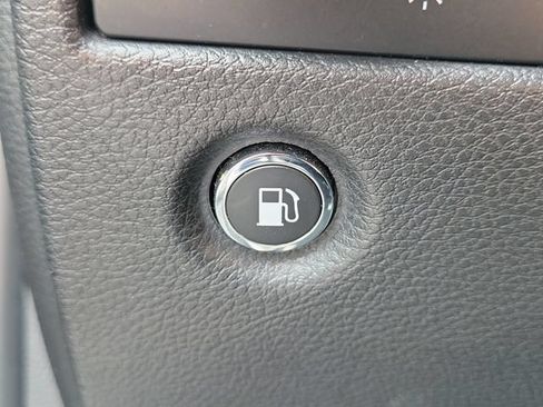 Used 2018 Jeep Grand Cherokee Laredo RWD image 12