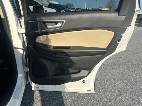 Used 2020 Ford Edge SEL w/ Convenience Package image 16