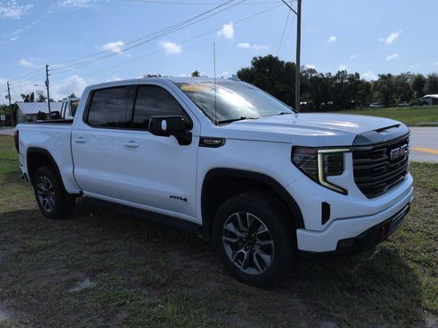 Used 2022 GMC Sierra 1500 AT4 w/ AT4 Premium Package AWD/4WD image 2