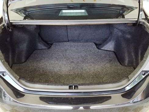 Used 2017 Toyota Corolla LE FWD image 11