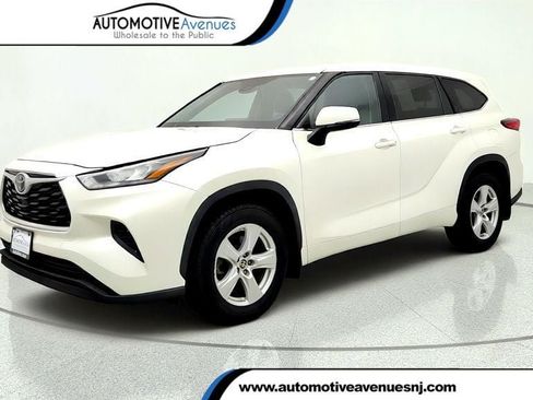 Used 2020 Toyota Highlander L AWD/4WD image 1