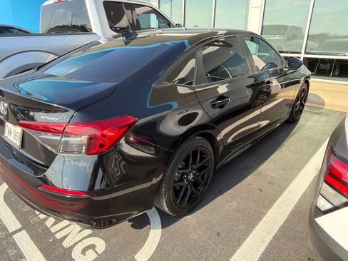 Used 2024 Honda Civic Sport image 2