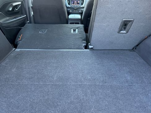 Used 2024 GMC Terrain SLE image 17