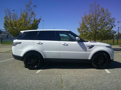 Used 2016 Land Rover Range Rover Sport HSE image 31