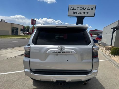 Used 2017 Toyota 4Runner SR5 AWD/4WD image 6