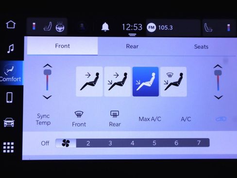 Used 2023 Chrysler Voyager LX FWD image 16