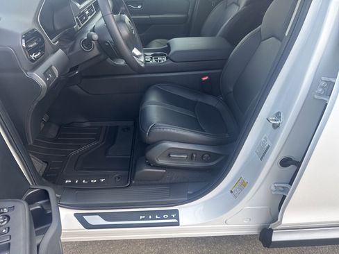 New 2025 Honda Pilot EX-L image 13