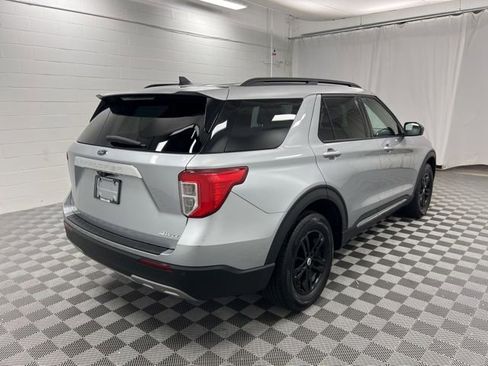 Used 2022 Ford Explorer XLT w/ Equipment Group 202A AWD/4WD image 5