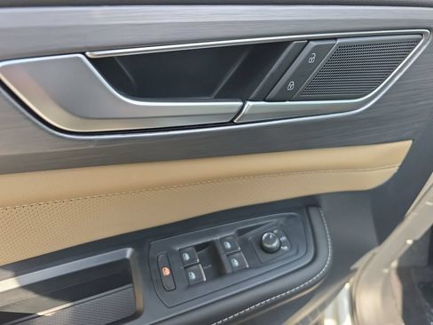 New 2026 Volkswagen Atlas Cross Sport SE FWD image 17