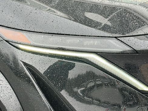 Used 2024 Nissan Ariya AWD image 4