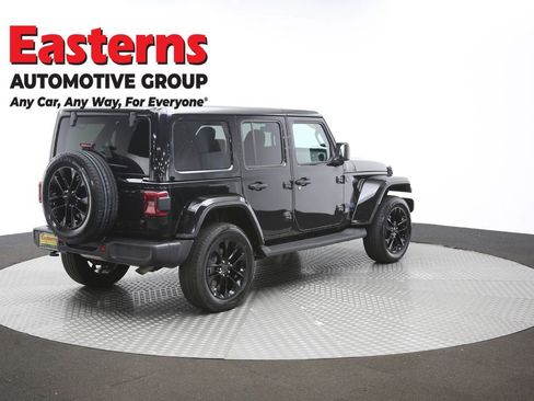 Used 2025 Jeep Wrangler Unlimited Sahara w/ Safety Group AWD/4WD image 42
