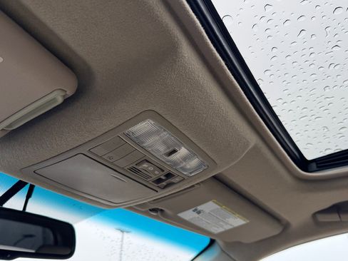 Used 2010 Toyota Highlander Limited image 33