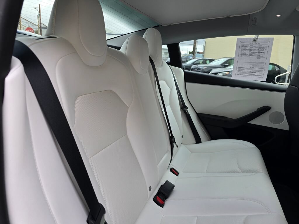 Used 2024 Tesla Model 3 Performance AWD/4WD image 9