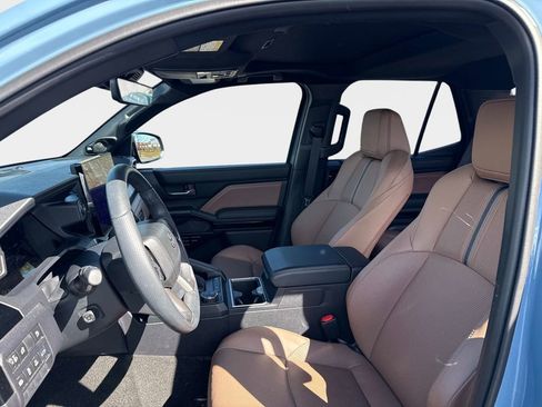 Used 2025 Toyota 4Runner Limited image 19