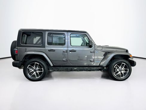 Used 2024 Jeep Wrangler Unlimited w/ Dual Top Group AWD/4WD image 10
