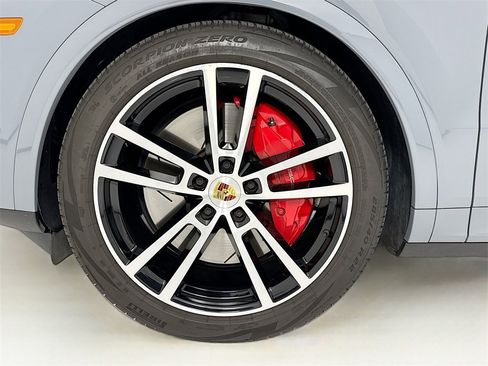 Certified 2024 Porsche Cayenne Turbo w/ Premium Package Plus (PP1) image 36