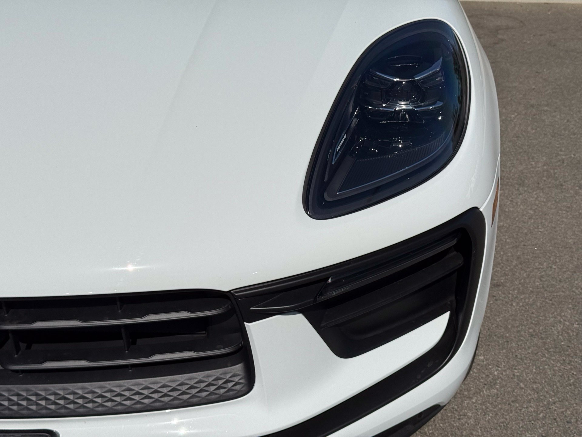 Used 2026 Porsche Macan AWD/4WD image 11