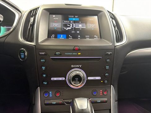 Used 2018 Ford Edge Titanium w/ Equipment Group 302A AWD/4WD image 40