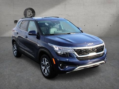 Used 2023 Kia Seltos EX image 9