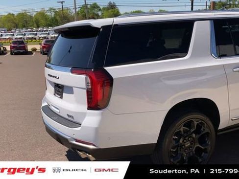 New 2026 GMC Yukon XL Denali w/ Denali Reserve Package AWD/4WD image 9