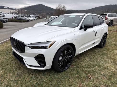 New 2026 Volvo XC60 T8 Ultra w/ Climate Package image 2