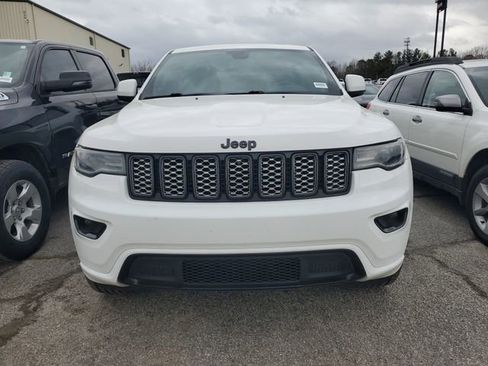 Certified 2020 Jeep Grand Cherokee Altitude image 2