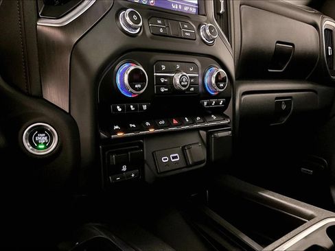 Used 2019 GMC Sierra 1500 AT4 w/ AT4 Premium Package AWD/4WD image 17