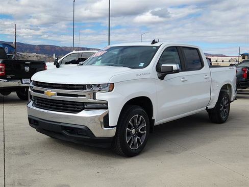 Used 2022 Chevrolet Silverado 1500 LT image 2