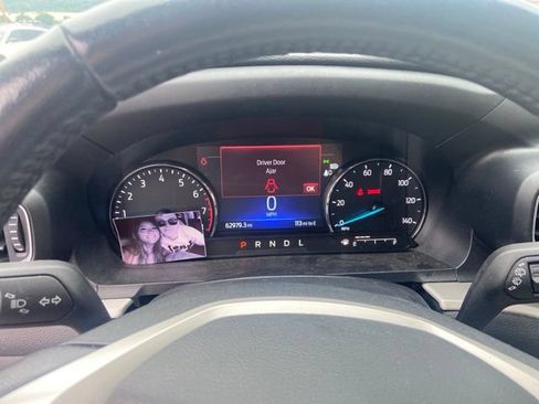 Used 2023 Ford Explorer XLT w/ Equipment Group 202A RWD image 5
