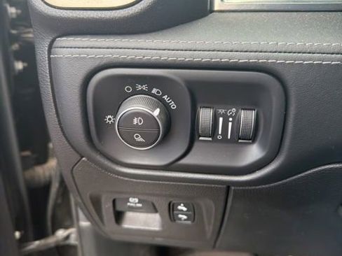 Used 2019 RAM 1500 Limited AWD/4WD image 9