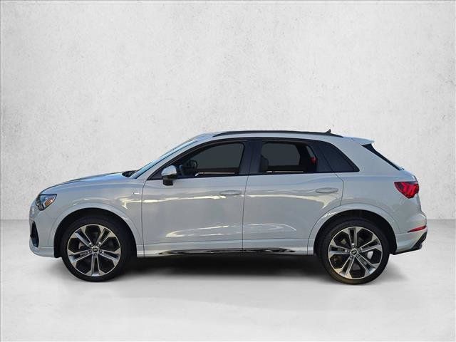 Used 2022 Audi Q3 2.0T Premium Plus w/ Premium Plus Package AWD/4WD image 8