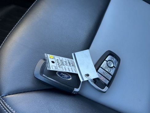 Used 2022 Ford Explorer XLT w/ Equipment Group 202A image 32