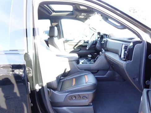 Used 2024 GMC Sierra 1500 AT4 image 40