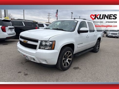 Used 2012 Chevrolet Suburban LT w/ Luxury Package image 4