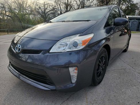 Used 2014 Toyota Prius Three image 3