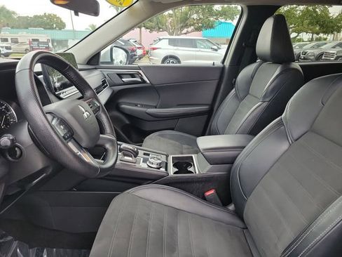 Used 2024 Mitsubishi Outlander SE image 18