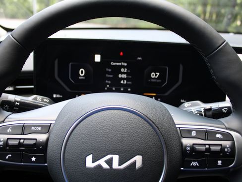 New 2026 Kia K5 EX image 27