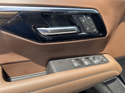 New 2026 Chevrolet Tahoe High Country AWD/4WD image 17
