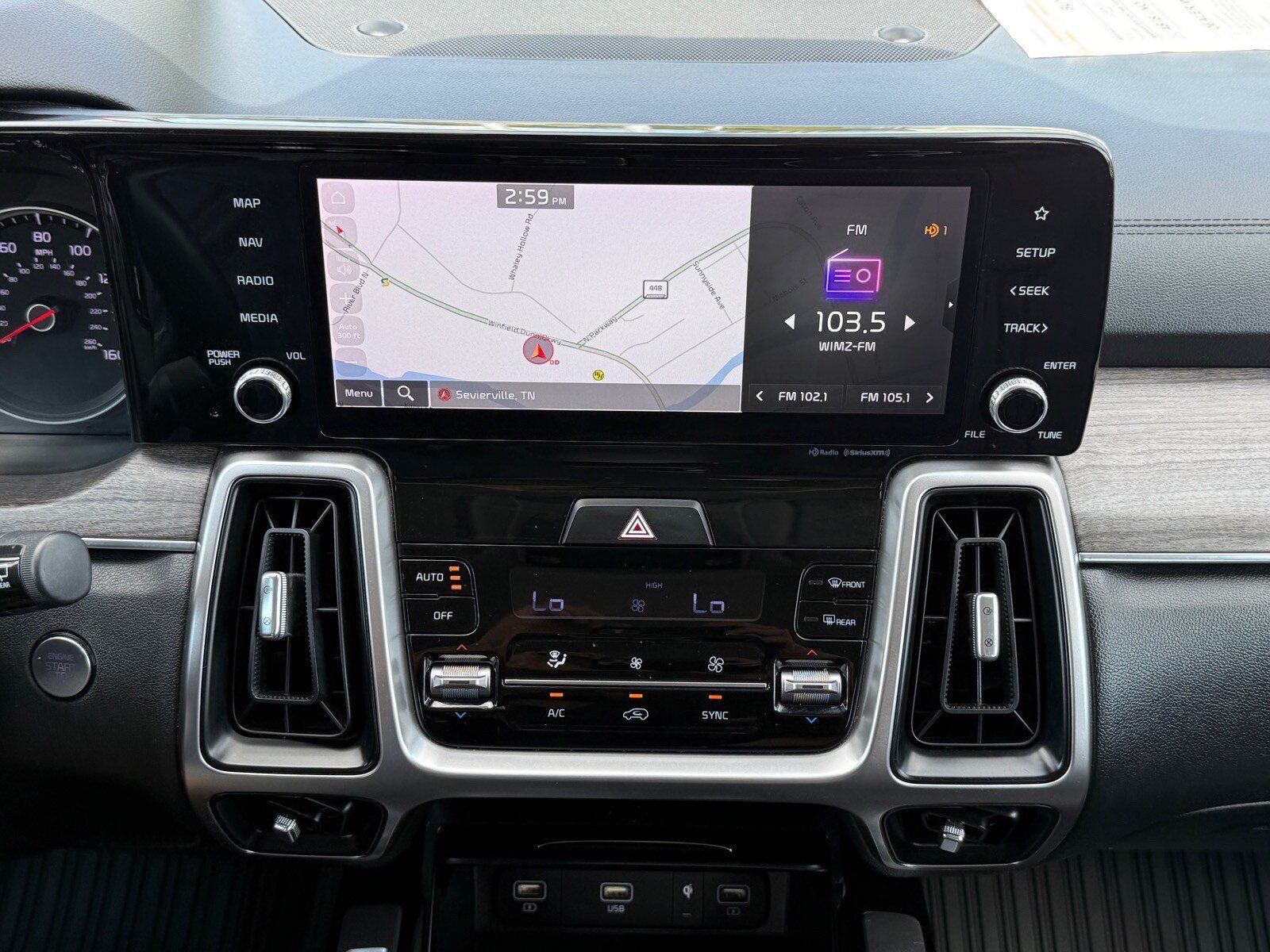 Used 2022 Kia Sorento EX w/ Panoramic Sunroof Package FWD image 17
