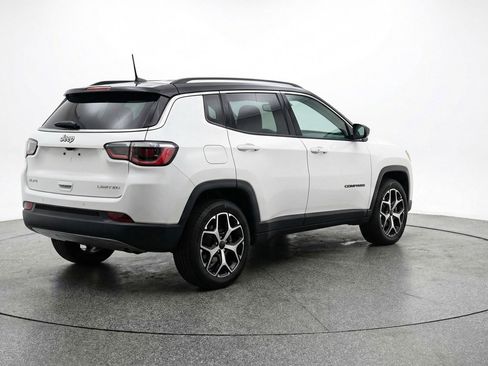 Used 2025 Jeep Compass Limited image 9