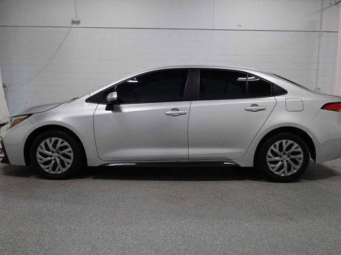 Used 2023 Toyota Corolla SE image 2
