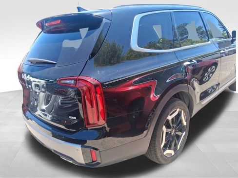Certified 2023 Kia Telluride S AWD/4WD image 6