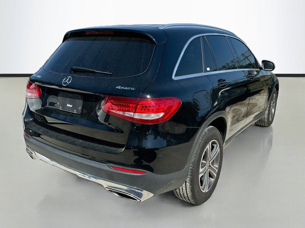 Used 2018 Mercedes-Benz GLC 300 4MATIC image 5
