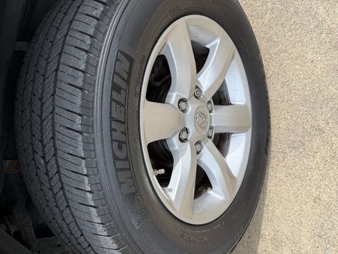 Used 2012 Lexus GX 460 w/ Comfort Plus Pkg image 11